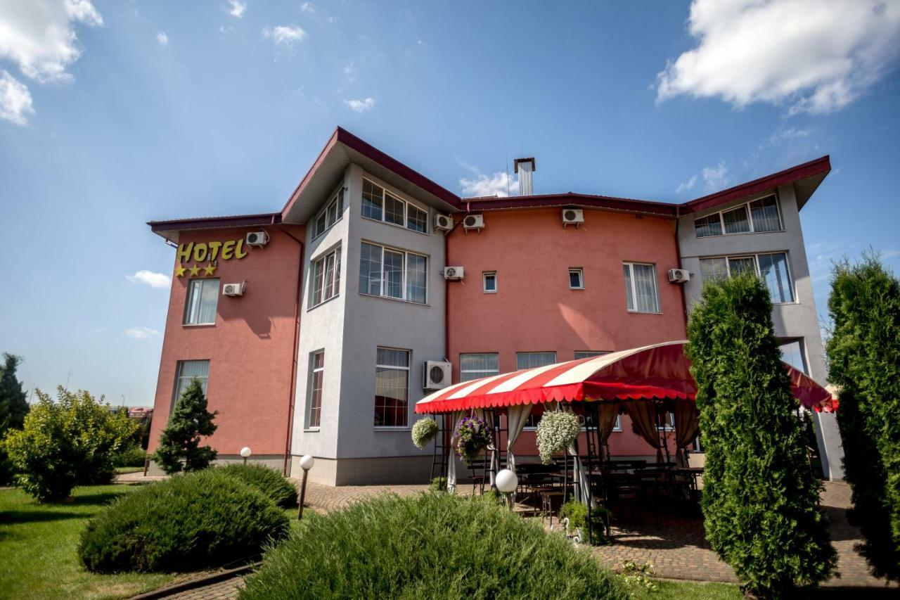 Dalos Sarny  Exterior photo